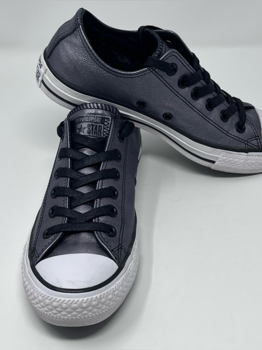 Converse Low Top Sneakers Metallic Gunmetal Gray Leather Upper Women’s Sz 7.5